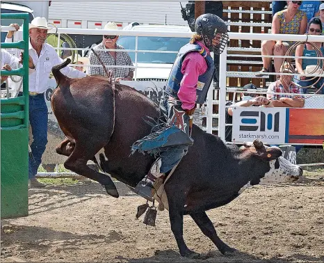  ?? STEVEN MAH/SOUTHWEST BOOSTER ?? Maple Creek’s Kahl Wasilow tied for second in Junior Steer Riding at the Herbert Stampede.