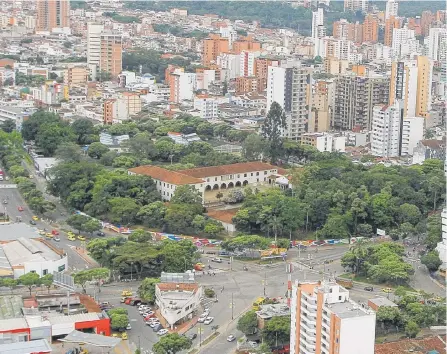  ?? JAIME MORENO VARGAS/ADN ?? Así lucía el sector del Mesón de los Búcaros antes de que iniciara el proyecto. Hoy la mayoría del verde se reemplazó por cemento.