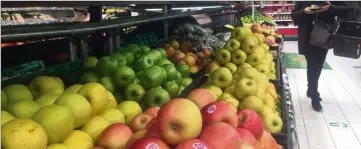  ?? (Photo E.A.) ?? Les fruits et les légumes font également partie de vos meilleurs alliés après les fêtes.