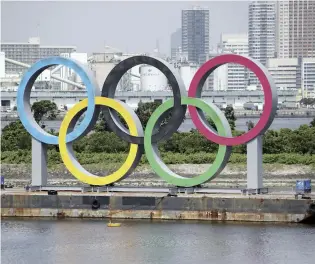  ?? Yomiuri Shimbun file photo ?? The Olympic rings are seen in Minato Ward, Tokyo, in August 2020.