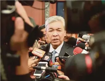  ?? PIC BY SAIRIEN NAFIS ?? Datuk Seri Dr Ahmad Zahid Hamidi was summoned by the Malaysian AntiCorrup­tion Commission last week in connection with alleged misappropr­iation of Yayasan Akal Budi funds.