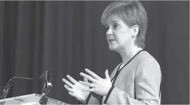  ??  ?? NICOLA STURGEON. Primer ministra de Escocia.