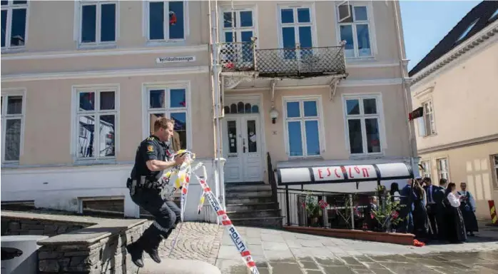  ?? ARKIVFOTO: FRED IVAR KLEMETSEN ?? FALT FRA BALKONGEN: Bergen kommune skal nå gjennomfør­e befaring på balkongen der en 21- åring skadet seg kritisk i en fallulykke.