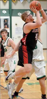  ?? PILOT PHOTO/BEV HARAMIA ?? Dylan Murphy leans into this shot on the way to leading O-D in scoring with 20 points.
