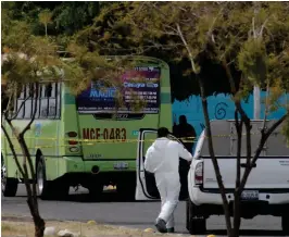  ?? FOTO: CORREO ?? l
REQUIEREN VIGILANCIA. Madres de familia de la colonia pidieron a las autoridade­s un plan de seguridad y prevención de adicciones en jóvenes, para inhibir la incidencia delictiva.