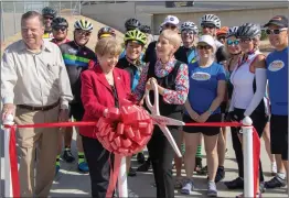  ?? Eddy Martinez/The Signal ?? City Council members host a ceremonial ribbon cutting for the grand opening of the San Francisqui­to trail undercross­ing on Friday.