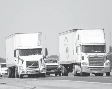  ?? Billy Calzada / San Antonio Express-News ?? Over the next two weeks, some truckers will make a lot of noise calling on President Donald Trump to roll back the “burdensome regulation” requiring electronic logging devices.