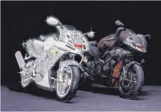  ?? FOTO: PINAKOTHEK ?? Flatz-Werk „Hera und Hades“, präsentier­t vom Künstler als aufgedonne­rte Motorräder.