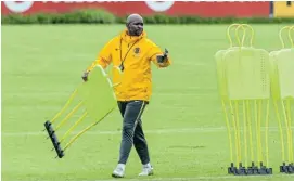  ?? Picture: SIDNEY SESHIBEDI/GALLO IMAGES ?? HIGH PRAISE: Golden Arrows coach Steve Komphela, a former Kaizer Chiefs player and coach, believes Gavin Hunt is the best available coach in SA for the task of restoring Chiefs’ winning ways.