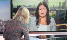  ?? ?? Lisa Nandy defends her party leader in a TV interview.