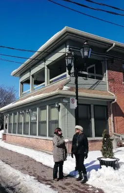  ??  ?? The building at 281 Lakeshore Blvd. in Pointe Claire Village, formerly an Urgel Bourgie funeral home, has been listed for sale for $1.5 million with the Sutton Group by Falcon Internatio­nal.