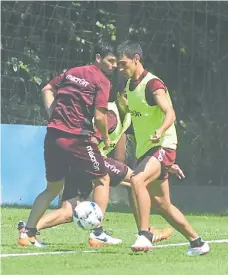  ?? GENTILEZA PRENSA RUSSO ?? El zurdo Matías gambetea en el entrenamie­nto de ayer.