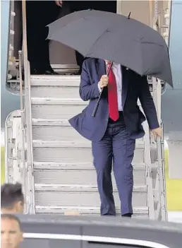  ?? MICHAEL LAUGHLIN/SOUTH FLORIDA SUN SENTINEL ?? President Donald Trump arrives at Fort Lauderdale-Hollywood Internatio­nal Airport.