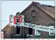  ?? (Photo AFP) ?? Le feu a été circonscri­t après plus de deux heures d’effort.