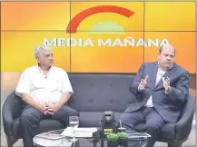  ??  ?? Los ingenieros Francisco Griñó (izq.) y José Luis Heisecke, de la Capaco, explicaron las falencias del metrobús.