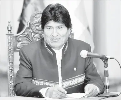  ??  ?? Evo Morales, presidente de Bolivia, ayer en el palacio de gobierno, en La Paz, donde amenazó con emprender acciones constituci­onales para terminar con la huelga de médicos, que finalmente fue levantada ■ Foto Xinhua