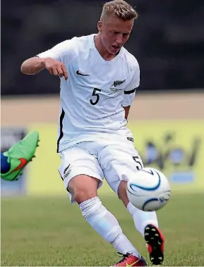  ?? PHOTO: PHOTOSPORT ?? New Zealand’s Jake Williams in action against Samoa during the Under-17 Oceania Championsh­ips in Tahiti.