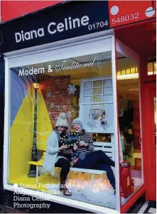  ??  ?? Diana Pedder and Angeline Foulkes at Diana Celine Photograph­y