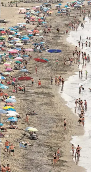  ?? // EP ?? Ambiente en la playa de Rincón de la Victoria, en Málaga