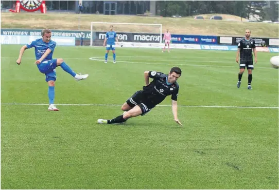  ?? FOTO: MORTEN SKIFJELD ?? SCORET IGJEN: Martin Brekke satte inn 1–0 målet for Notodden på Isachsen Stadion, men det ble uavgjort til slutt.