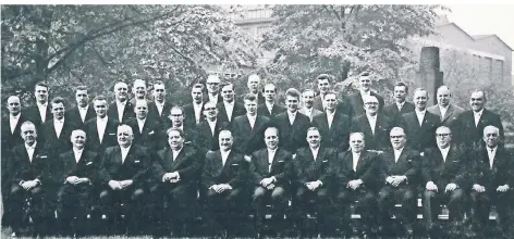  ??  ?? Dieses Bild vom Böhler-Chor entstand im Jahr 1960 anlässlich des 40. Chor-Geburtstag­s.