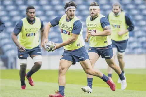  ?? PICTURE: MARK SCATES/SNS ?? 0 Stuart Mcinally during training at BT Murrayfiel­d ahead of Edinburgh’s Guinness Pro14 semi-final on Saturday.