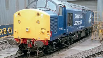  ?? ?? No. 37714 spent autumn 2013 at Barrow Hill, being pictured there after a repaint into a basic version of DRS blue livery ahead of a move to Daventry Internatio­nal Railfreigh­t Terminal for use as a ‘super shunter’ from November 2013 until November 2015.