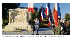  ??  ?? Le maire David Lefevre a prononcé son discours devant le monument aux morts de la commune.