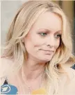  ?? AfP rEutErS ?? rischio carcere.
Donald Trump ieri nell’aula del tribunale di Manhattan. Sopra l’ex attrice di film porno Stephanie Clifford, più nota come Stormy Daniels