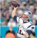  ?? JIM RASSOL/STAFF FILE PHOTO ?? Tom Brady and the New England Patriots will visit Hard Rock Stadium on Dec. 9