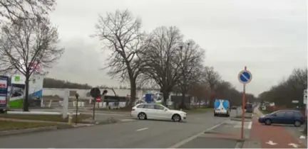  ?? FOTO BART ROGGEMAN ?? Het kruispunt Prins Boudewijnl­aan-De Villermont­straat in Kontich krijgt nu toch verkeersli­chten.