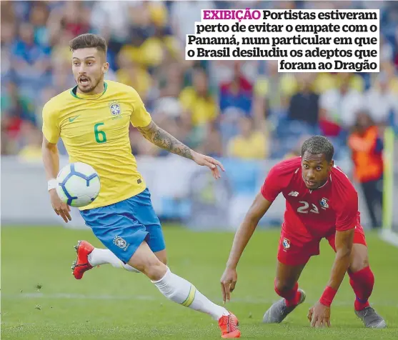  ??  ?? O Brasil assinou uma exibição cinzenta no regresso ao Porto, quase 16 anos depois. Militão e Alex Telles, porém, foram poupados às críticas pela Imprensa canarinha