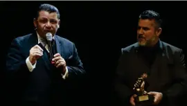  ??  ?? Leo Ortega y Alexis Jiménez ganaron mejor canción bolero por “Homenaje a Memo Neyra”.