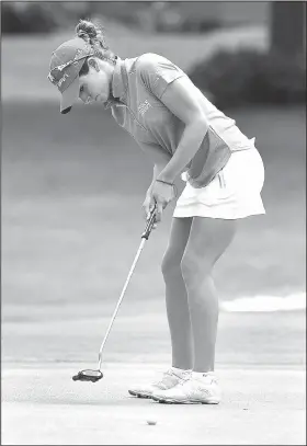  ?? AP/JOSE JUAREZ ?? Gaby Lopez, of Mexico, putts on the 17th green May 28 during the final round of the LPGA Volvik Championsh­ip at the Travis Pointe Country Club in Ann Arbor, Mich.