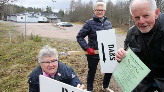  ?? Bild: Lennart Hildingsso­n ?? Birgitta Björkengre­n, Gunnel Andersson och Gunnar Johansson står bakom ansträngni­ngarna med att få i gång ett dansprogra­m i Brännö Folkets Park.