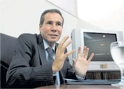  ??  ?? Misterio. La causa Nisman sigue dando que hablar y ahora encontraro­n ketamina en su cadáver.