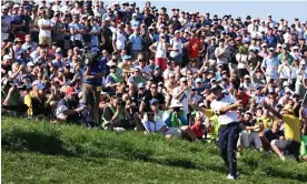  ?? Photograph: Greig Cowie/Shuttersto­ck ?? A green bib is akin to a golden ticket as it allows those who wear one to watch the world’s best like Jordan Spieth from close range.