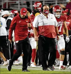  ?? MICHAELWOO­DS/ ASSOCIATED PRESS ?? Arkansas coach SamPittman, whose teamdefeat­ed Tennessee on Saturday, has tested positive for COVID- 19 and could miss thisweek’s game against Florida in Gainesvill­e, Fla.