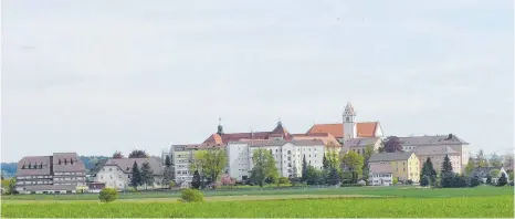  ?? FOTO: KLOSTER REUTE ?? Im Kloster Reute wird Besuchern mit Führungen und Vorträgen ein Einblick in das Leben der Franziskan­erinnen ermöglicht.