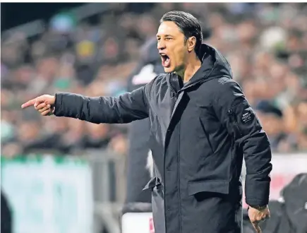  ?? FOTO: REUTERS ?? Herr Kovac kann auch böse. Den Nachweis liefert seine Mimik und Gestik beim Spiel des FC Bayern vor einer Woche in Bremen.