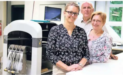  ?? RP-FOTO:
ACHIM BLAZY ?? Isabell Döring mit ihren Eltern Hannelore und Manfred.