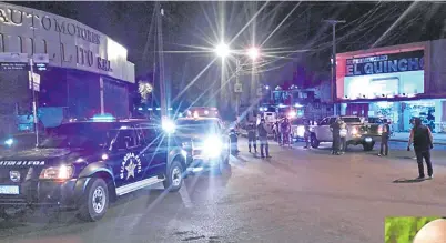  ??  ?? Intervenci­ón durante un control policial preventivo, en apoyo a la Policía Nacional.