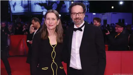  ?? ?? Das Leitungsdu­o der Berlinale, Mariette Rissenbeek und Carlo Chatrian, äußerte sich besorgt über die Zunahme von Hass in der Gesellscha­ft
Bild: Gerald Matzka/dpa/picture alliance