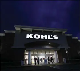  ?? JEFF CHIU — THE ASSOCIATED PRESS ?? Customers walk outside of a Kohl’s store in Colma, Calif., last month.