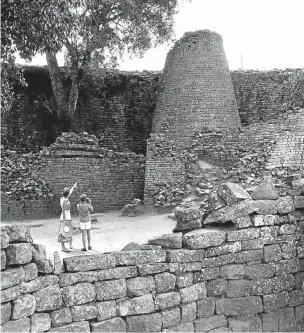  ?? Picture: TMG ARCHIVES ?? HARD TO IGNORE: Great Zimbabwe presented colonial Rhodesia with a dilemma