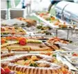  ?? Symbolfoto: Emilija Manevska, Fotolia ?? Ein Caterer aus Günzburg soll Sozialver sicherungs­beiträge von mehr als einer halben Million Euro veruntreut haben.