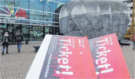  ?? FOTO: HARALD RUPPERT ?? Restkarten oder nicht verkaufte Plätze sollen in Friedrichs­hafen gratis an Menschen mit wenig Geld verteilt werden.