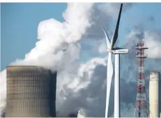  ?? FOTO: DPA ?? Nach dem vereinbart­en Kohleausst­ieg will NRW die Stromerzeu­gung aus Kohlekraft­werken bis 2030 um bis zu 70 Prozent reduzieren.
