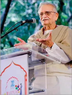  ??  ?? Gulzar delivering the keynote speech on the opening day of the Jaipur Literature Festival.