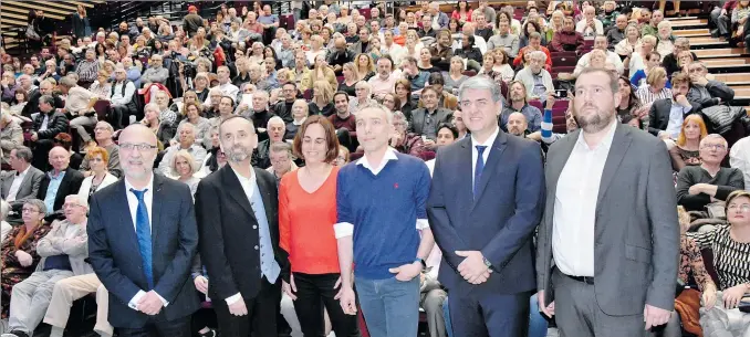  ??  ?? Les six candidats avant le débat